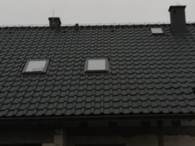 pokryty czarny dach 10