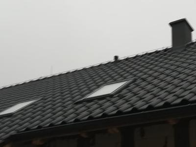 pokryty czarny dach 12